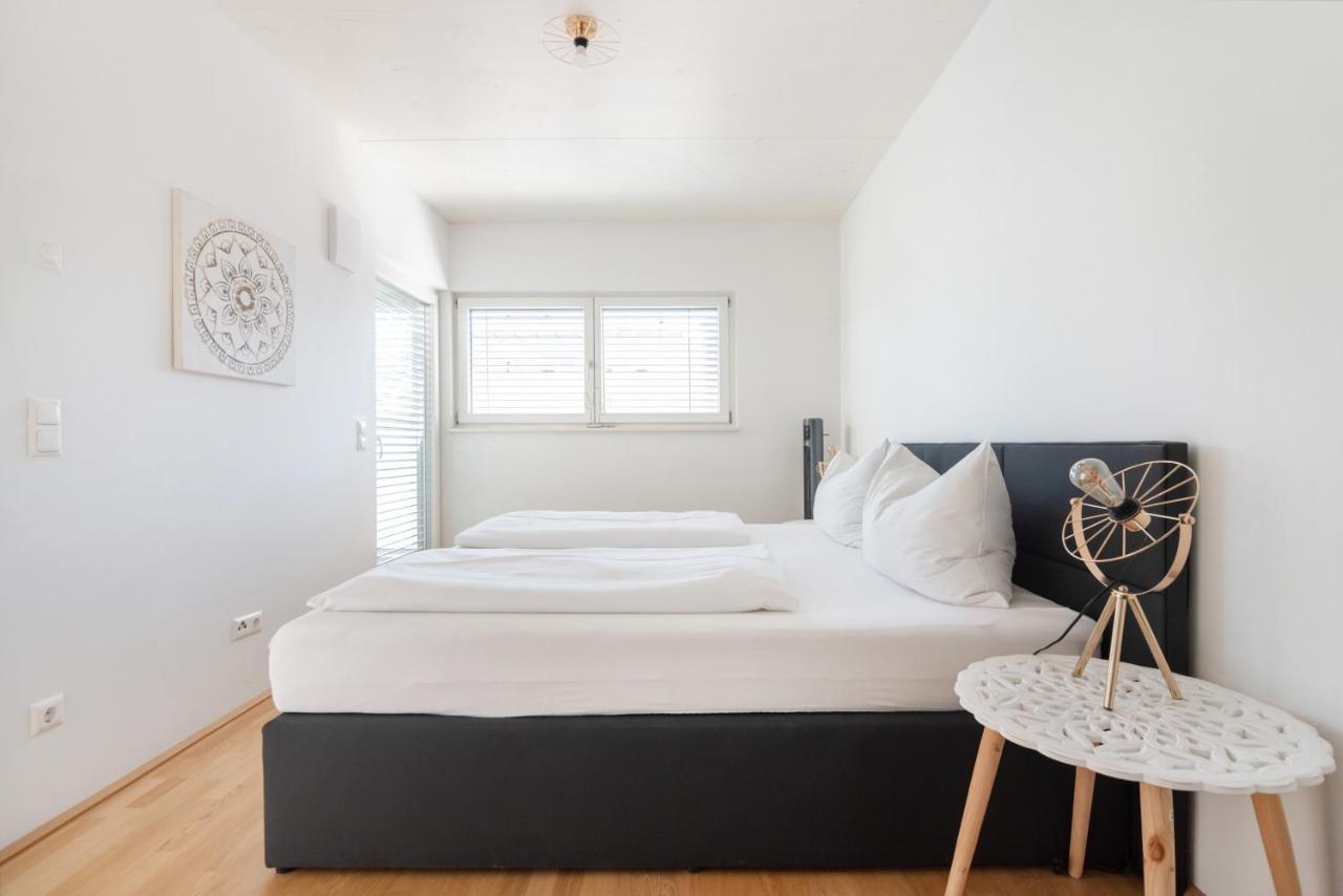 Helles, Neues Dg Apartment Mit Blick Zum Donauturm Vienna Exterior photo