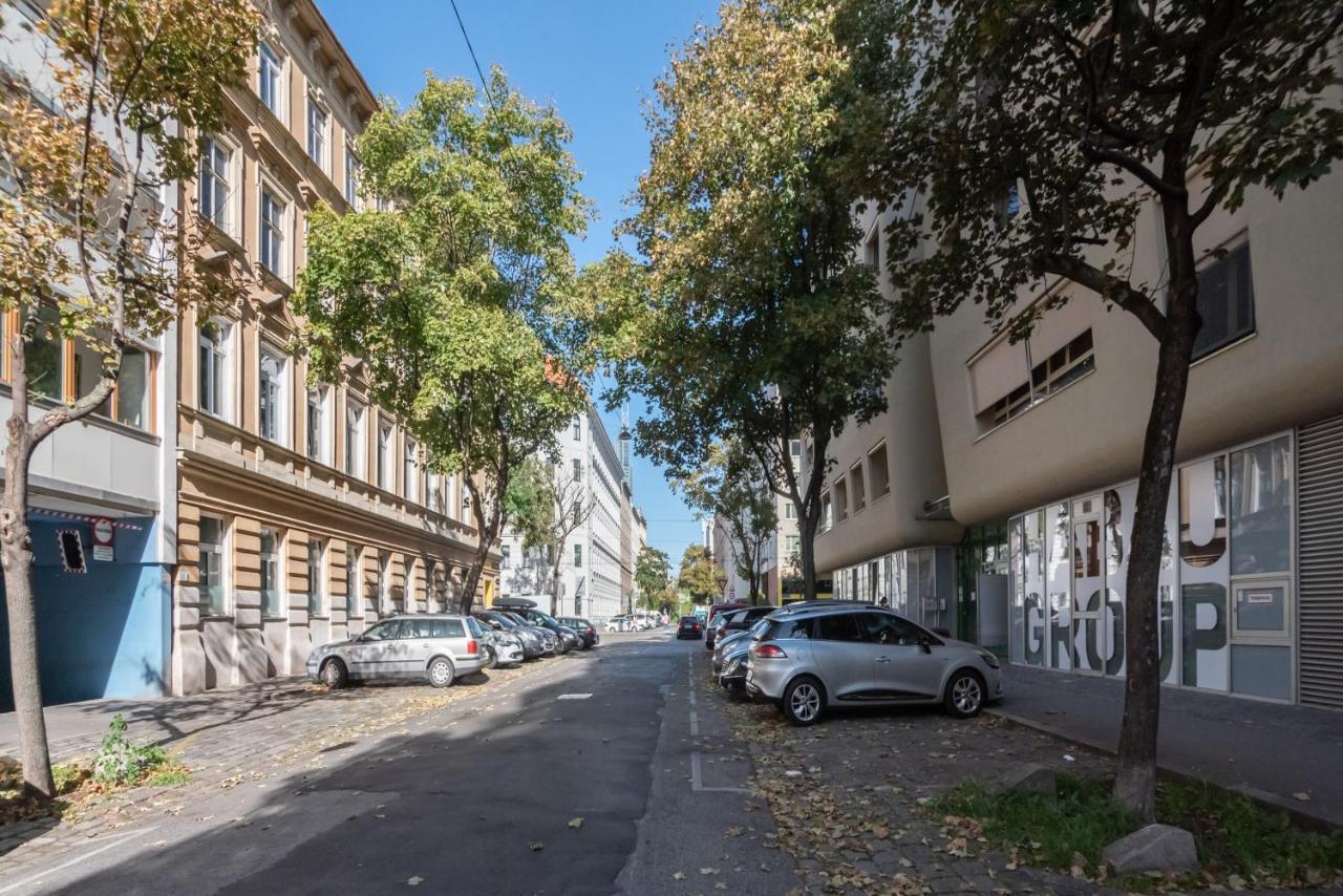 Helles, Neues Dg Apartment Mit Blick Zum Donauturm Vienna Exterior photo