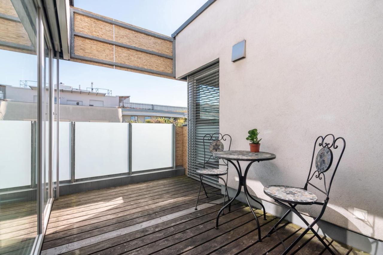 Helles, Neues Dg Apartment Mit Blick Zum Donauturm Vienna Exterior photo